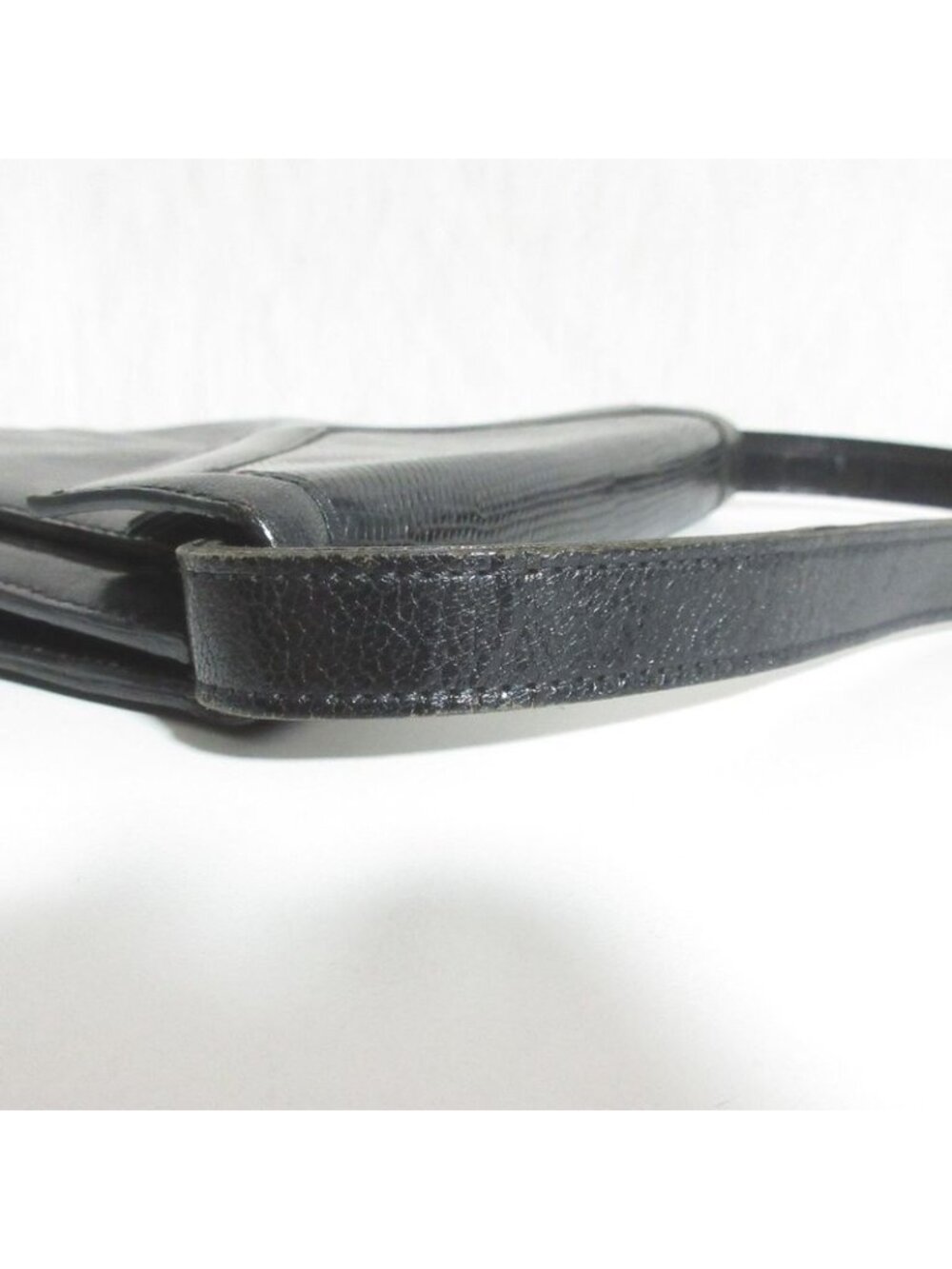 Saint Laurent Yves Leather Handbag Black - Picture 11 of 15